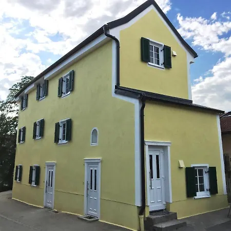 Haus Am Eck - Gaestehaus Und Apartment *